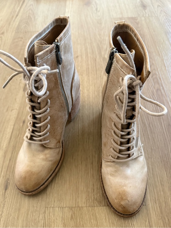 Patricia Nash Shoes - Patricia Nash Tan Lace-Up Heeled Leather Ankle Boots Women’s Size 7.5